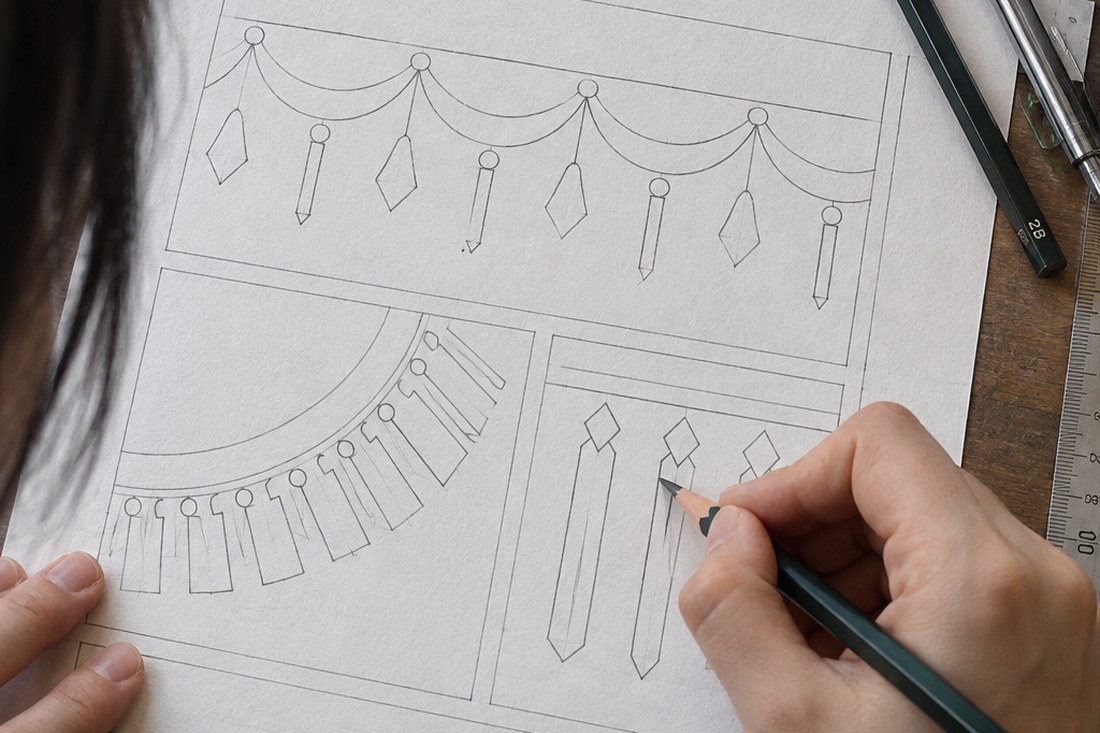 Dessin manga au crayon : frange manga : construis une forme avant les 5 mèches